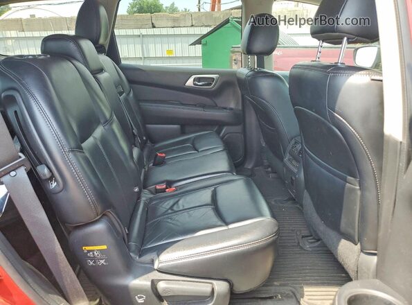 5N1DR2MM2HC907872 2017 NISSAN PATHFINDER Maroon Rear interior view