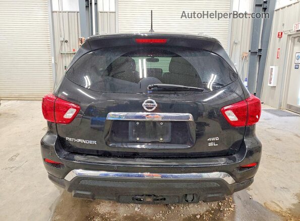5N1DR2MM2JC607612 2018 NISSAN PATHFINDER Черный Вид сзади