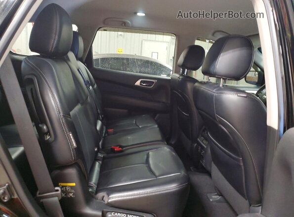 5N1DR2MM2JC607612 2018 NISSAN PATHFINDER Черный Вид задней части салона