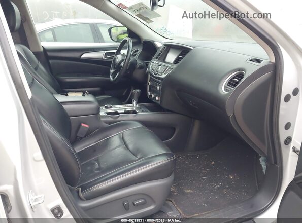 5N1DR2MM2JC624121 2018 NISSAN PATHFINDER Silver Widok wnętrza z przodu