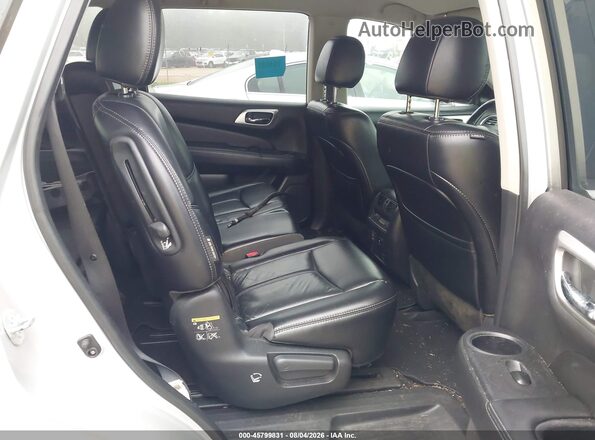 5N1DR2MM2JC624121 2018 NISSAN PATHFINDER Silver Widok naklejki z numerem VIN