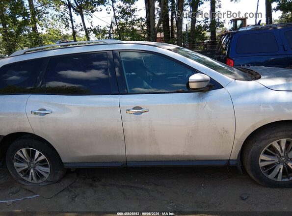5N1DR2MM3HC629659 2017 NISSAN PATHFINDER Silver Widok wnętrza z tyłu