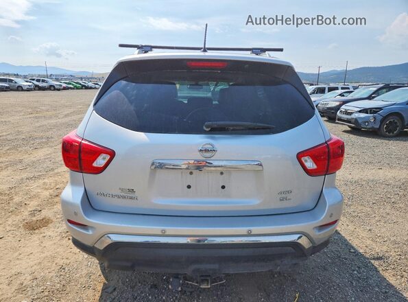 5N1DR2MM3JC611670 2018 NISSAN PATHFINDER Silver Vista interior trasera