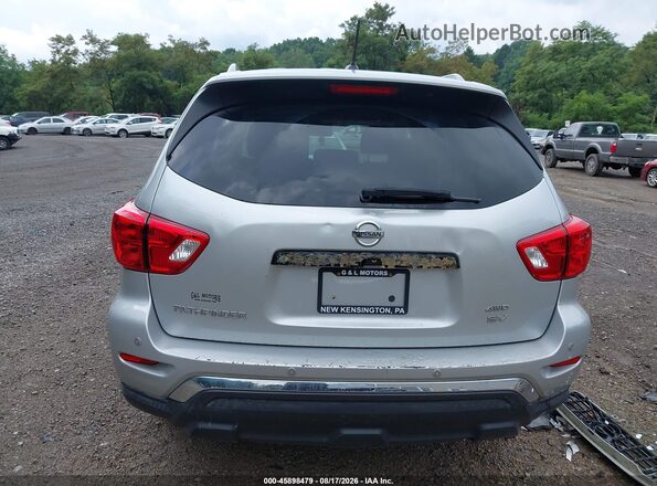 5N1DR2MM3JC611765 2018 NISSAN PATHFINDER Silver 