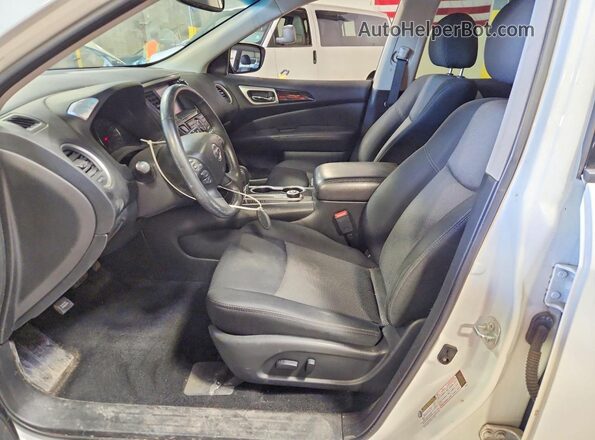 5N1DR2MM3JC678379 2018 NISSAN PATHFINDER White წინა სალონის ხედი