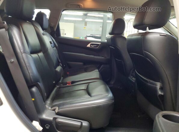 5N1DR2MM4HC641724 2017 NISSAN PATHFINDER White Vista interior trasera