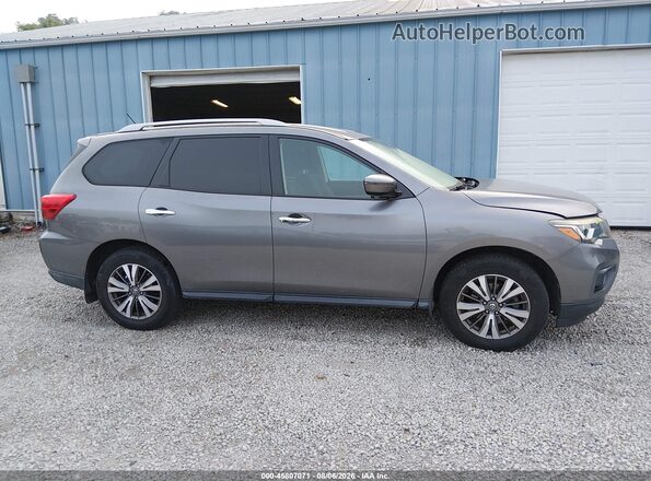 5N1DR2MM4HC665604 2017 NISSAN PATHFINDER Gray Rear interior view