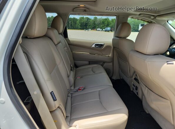 5N1DR2MM4KC633887 2019 NISSAN PATHFINDER White Rear interior view