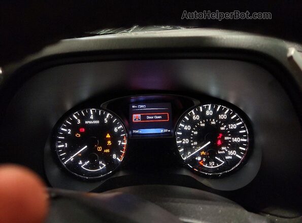 5N1DR2MM5JC637560 2018 NISSAN PATHFINDER Белый Вид щитка приборов