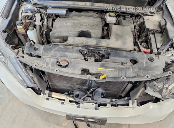 5N1DR2MM5JC637560 2018 NISSAN PATHFINDER Белый Вид задней части салона
