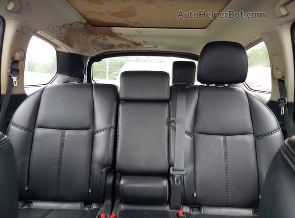 5N1DR2MM6KC618663 2019 NISSAN PATHFINDER Silver Հետևի նստատեղերի տեսք