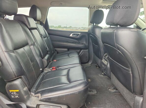 5N1DR2MM7HC902134 2017 NISSAN PATHFINDER White Widok wnętrza z tyłu