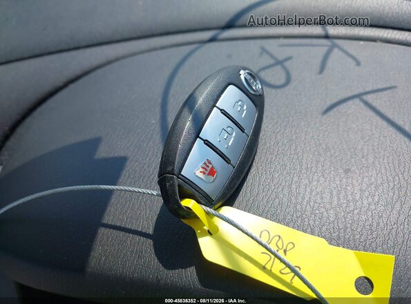 5N1DR2MM7HC909715 2017 NISSAN PATHFINDER Silver Widok deski rozdzielczej