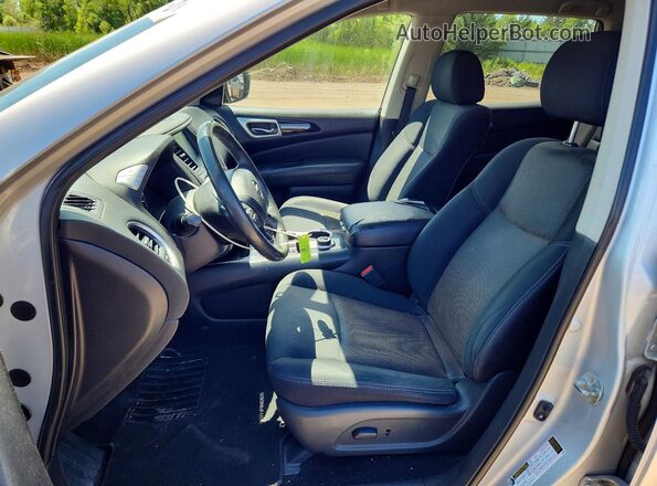 5N1DR2MM7JC634739 2018 NISSAN PATHFINDER Silver Вид салону спереду
