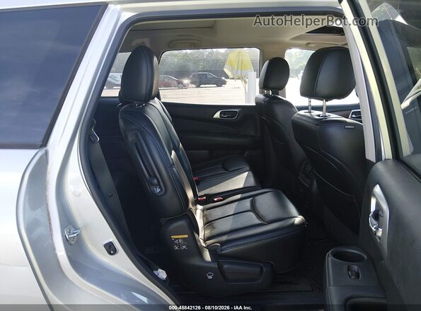 5N1DR2MM8HC648305 2017 NISSAN PATHFINDER Silver Widok naklejki z numerem VIN