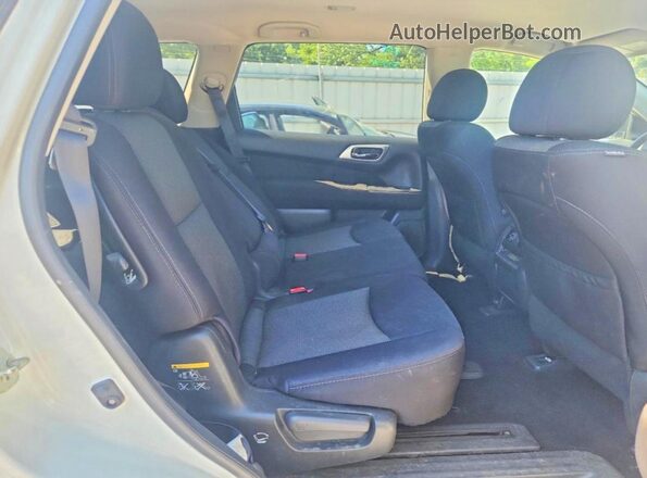 5N1DR2MM8HC695012 2017 NISSAN PATHFINDER White უკანა სალონის ხედი