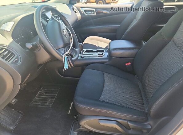5N1DR2MM8JC668351 2018 NISSAN PATHFINDER White Front interior view