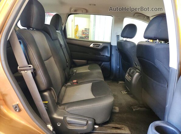 5N1DR2MM9HC613241 2017 NISSAN PATHFINDER Brown Вид задньої частини салону