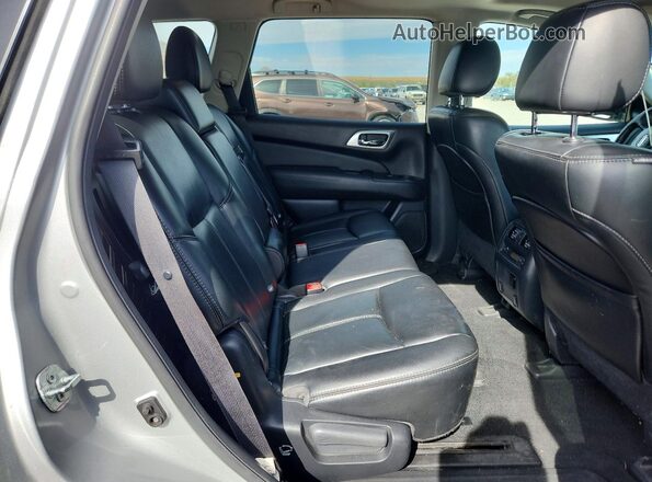 5N1DR2MM9HC643470 2017 NISSAN PATHFINDER Silver უკანა სავარძლების ხედი