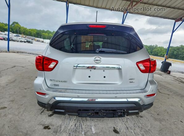 5N1DR2MM9JC651722 2018 NISSAN PATHFINDER Silver Vista trasera