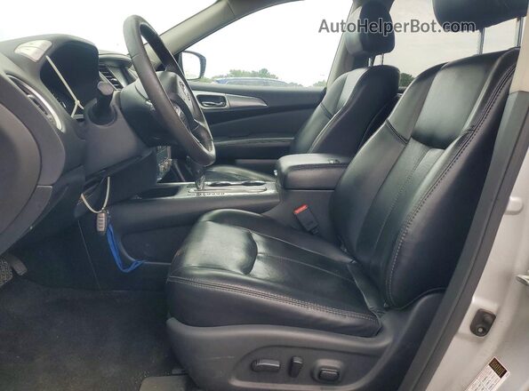5N1DR2MN0HC670758 2017 NISSAN PATHFINDER Silver Widok wnętrza z przodu