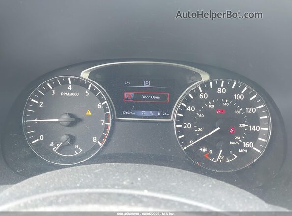 5N1DR2MN0HC910567 2017 NISSAN PATHFINDER Red Вид задніх сидінь