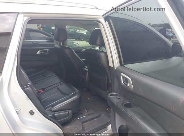 5N1DR2MN1JC635927 2018 NISSAN PATHFINDER Silver VIN კოდის სტიკერის ხედი