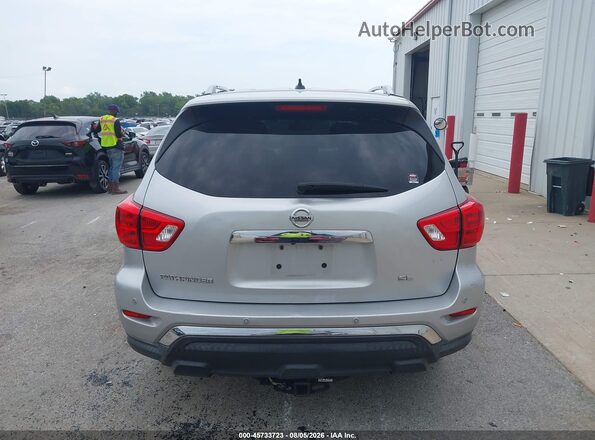 5N1DR2MN1JC635927 2018 NISSAN PATHFINDER Silver 