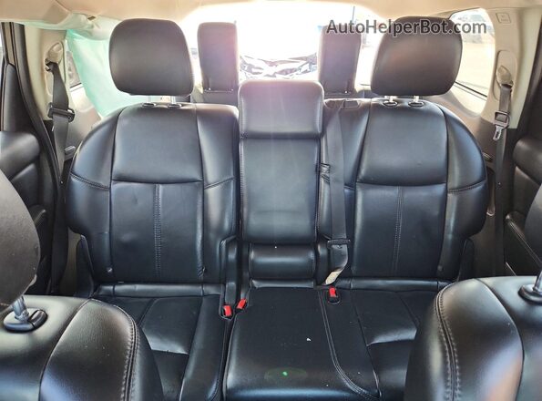 5N1DR2MN3HC640038 2017 NISSAN PATHFINDER Green Вид задніх сидінь