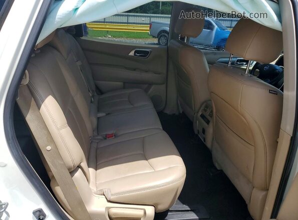 5N1DR2MN3HC661312 2017 NISSAN PATHFINDER White Rear interior view