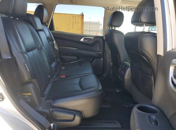 5N1DR2MN4JC638062 2018 NISSAN PATHFINDER Silver უკანა სალონის ხედი