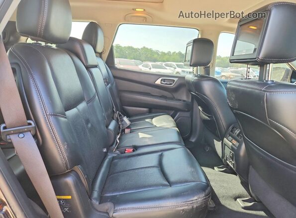 5N1DR2MN5HC638226 2017 NISSAN PATHFINDER Черный Вид задней части салона