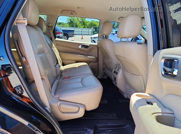 5N1DR2MN5HC648397 2017 NISSAN PATHFINDER Black Вид задньої частини салону