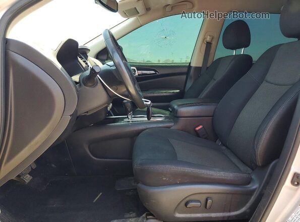 5N1DR2MN6JC607203 2018 NISSAN PATHFINDER Silver Front interior view