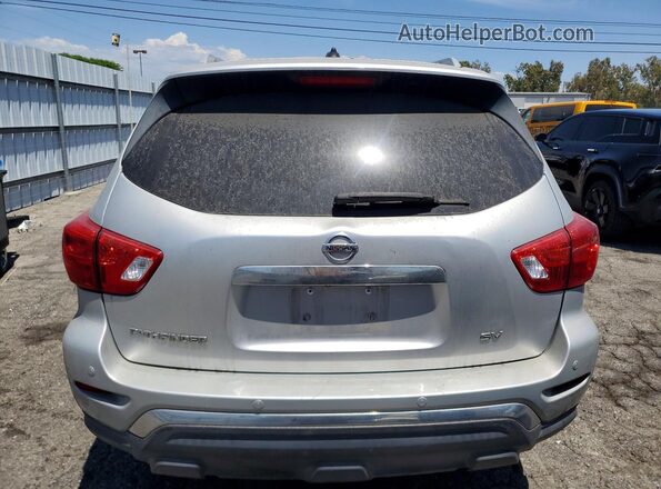 5N1DR2MN6JC607203 2018 NISSAN PATHFINDER Silver Rear view