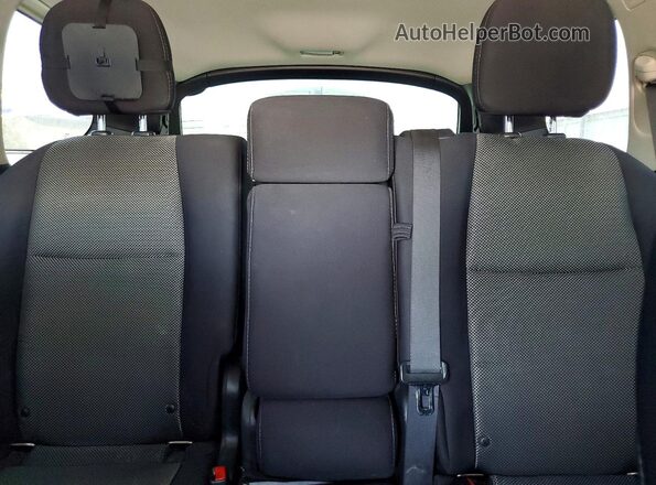5N1DR2MN6JC607203 2018 NISSAN PATHFINDER Silver Rear seats view