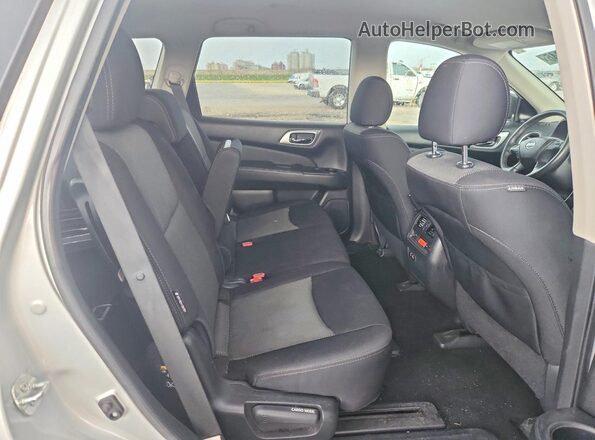 5N1DR2MN6KC607154 2019 NISSAN PATHFINDER Silver Rear seats view