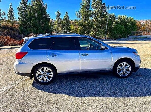 5N1DR2MN7JC603080 2018 NISSAN PATHFINDER Silver Շարժիչի բաժամունքի տեսք