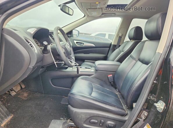 5N1DR2MN7JC621613 2018 NISSAN PATHFINDER Черный Вид салона спереди