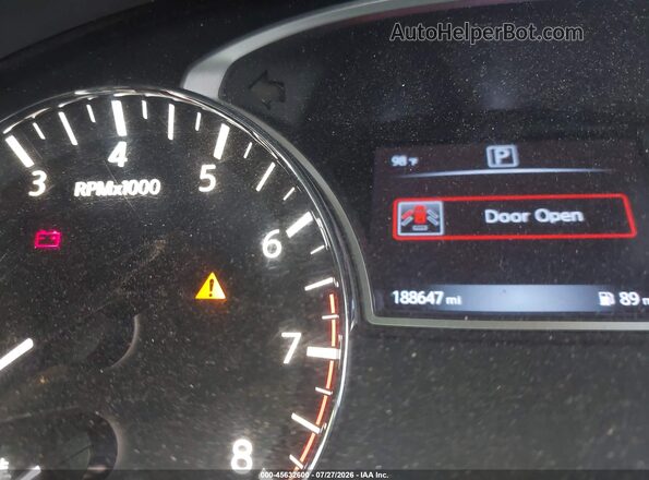 5N1DR2MN8HC614499 2017 NISSAN PATHFINDER Silver 