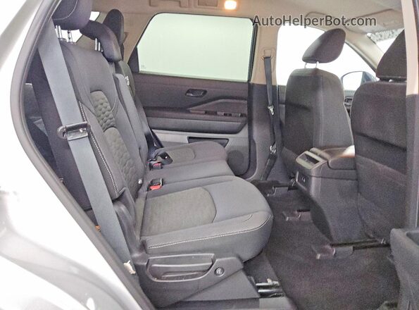 5N1DR3AAXSC289823 2025 NISSAN PATHFINDER Серебряный Вид задней части салона