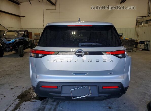5N1DR3AC2SC255800 2025 NISSAN PATHFINDER Серебряный Вид сзади