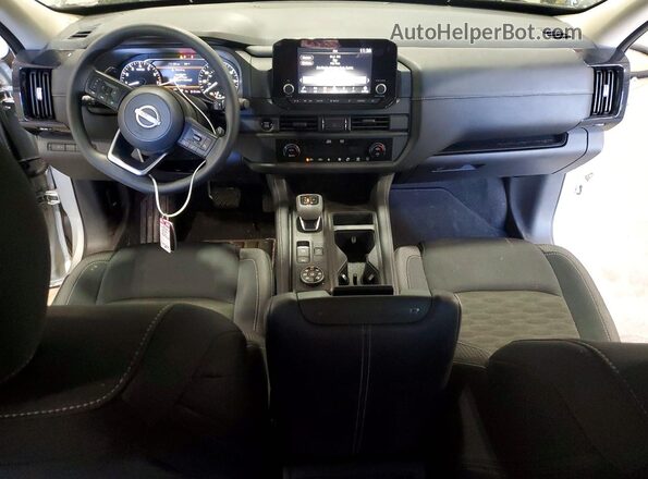 5N1DR3AC2SC255800 2025 NISSAN PATHFINDER Серебряный Вид панели приборов