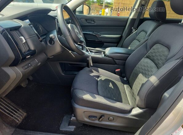 5N1DR3BA0RC258976 2024 NISSAN PATHFINDER Silver Vista interior delantera