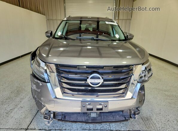 5N1DR3BA0SC256702 2025 NISSAN PATHFINDER Серый Вид спереди