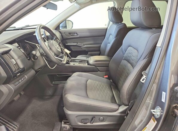 5N1DR3BA0SC256702 2025 NISSAN PATHFINDER Серый Вид салона спереди