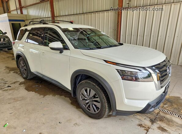 5N1DR3BA5RC227061 2024 NISSAN PATHFINDER White Առջևի աջ