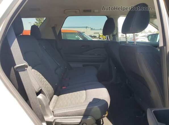 5N1DR3BA8SC260240 2025 NISSAN PATHFINDER Серебряный Вид задней части салона
