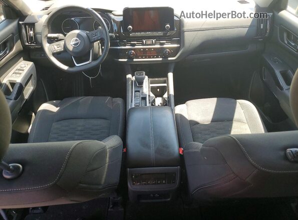 5N1DR3BA8SC260240 2025 NISSAN PATHFINDER Серебряный Вид панели приборов