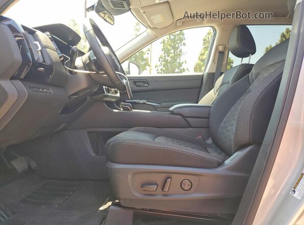 5N1DR3BA8SC260240 2025 NISSAN PATHFINDER Серебряный Вид салона спереди